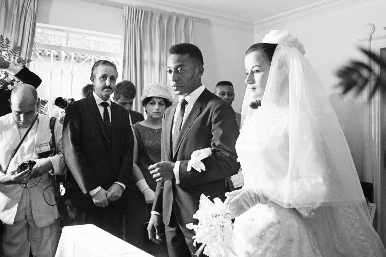 Pelé el día de su boda con Rosemeri dos Reis Cholby, 1966