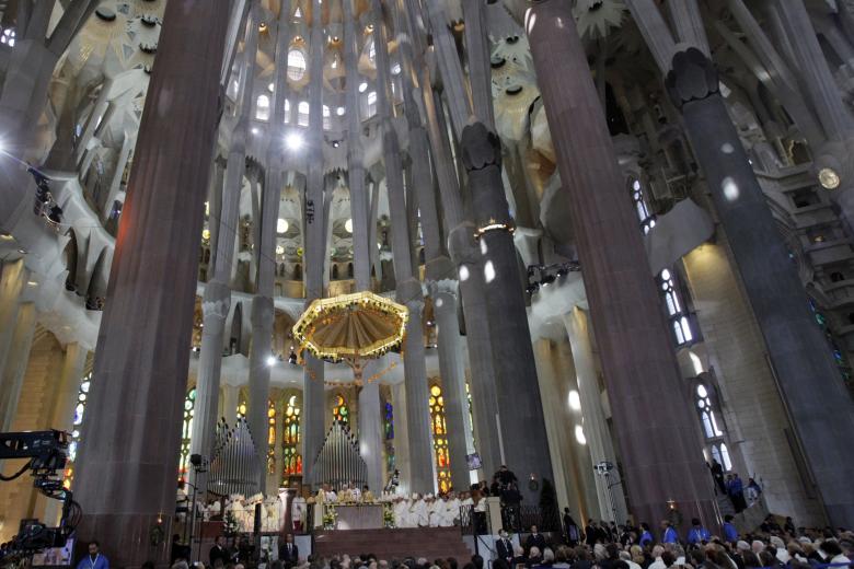 Misa oficiada por Benedicto XVI en la Sagrada Familia de Barcelona, con motivo de la consagración del templo y el altar