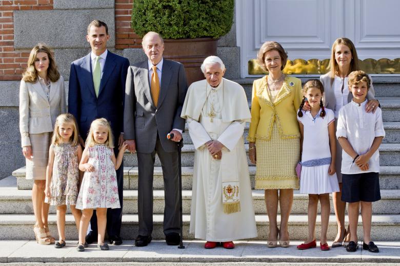 Benedicto XVI con la Familia Real