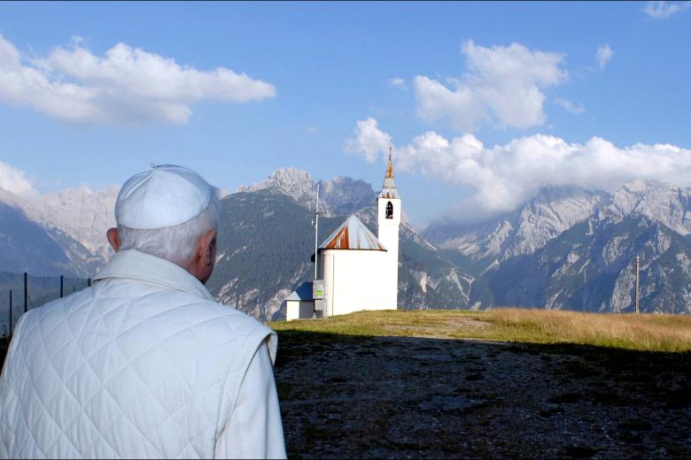...
15/07/2007
LORENZAGO *** Local Caption *** 05011374

ACTION PRESS/SPAZIANI, STEFANO/#05011.374#
POPE BENEDICT XVI. VISITS THE CHURCH OF DANTA DI CADORE DURING HIS SUMMER VACATION IN ITALY; JULY 16 2007
 © KORPA