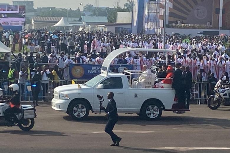 Kinshasa (Congo, The Democratic Republic Of The), 01/02/2023.- Pope Francis arrives for the mass at the N'Dolo Airport in Kinshasa, Democratic Republic of Congo (DRC), 01 February 2023. (Papa) EFE/EPA/Elena Caputo