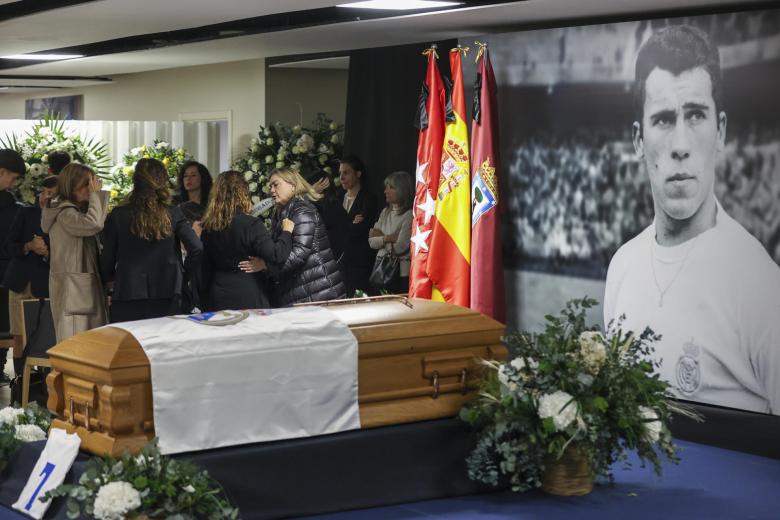 Capilla ardiente en el palco de honor del Santiago Bernabéu