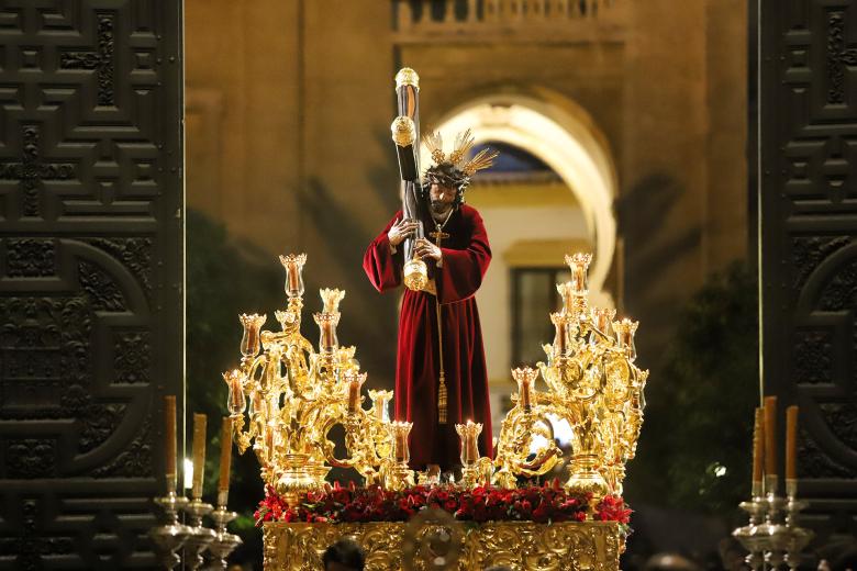 Nuestro Padre Jesús del Buen Suceso presidió el sábado el vía crucis de las cofradías