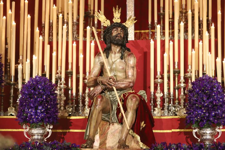 Besapiés a Nuestro Padre Jesús Humilde en su Coronación de Espinas