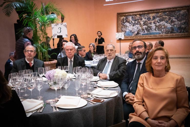 Miguel Henrique Otero, director de El Nacional de Venezuela; el embajador Javier  Rupérez; Juan Van-Halen, Pablo Velasco y Carmen de Carlos, jefa de Internacional de El Debate