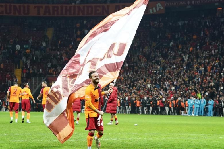 Juan Mata celebrando un triunfo con el Galatasaray