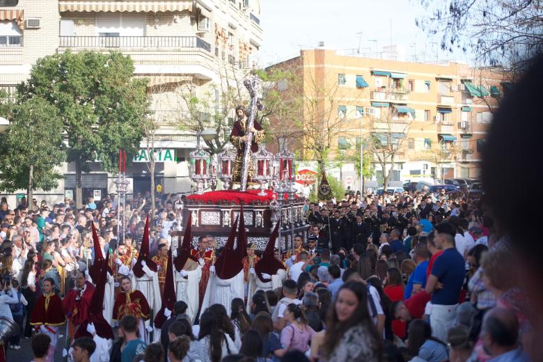 Salida procesional de la Archicofradía De la Vera Cruz