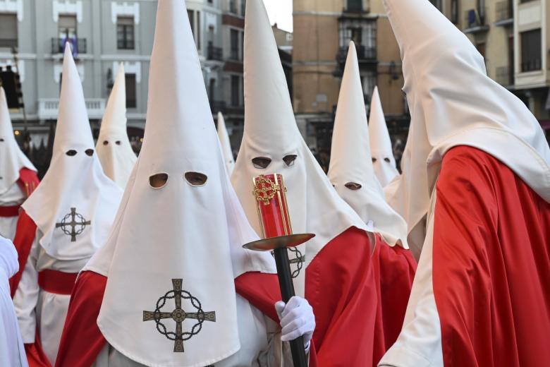 LEÓN, 04/04/2023.- Procesión del Perdón ,organizada por la cofradía del Santo Cristo del Perdón, hoy Martes Santo en León. EFE/J.Casares