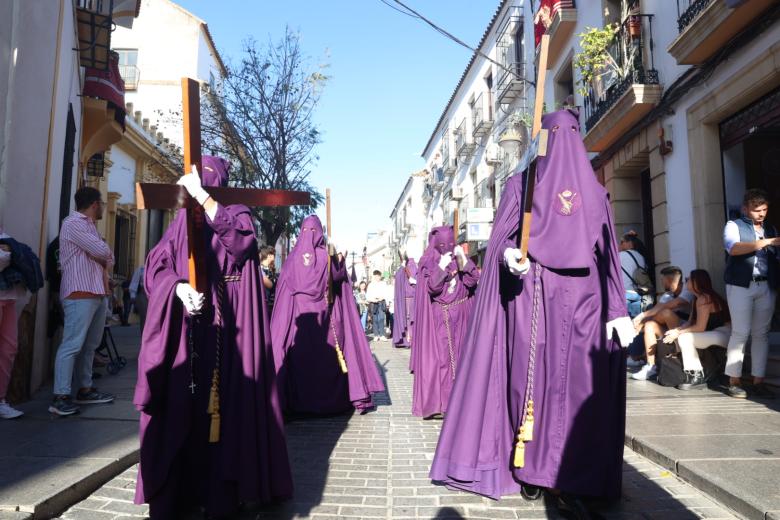 Salida procesional de la hermandad del Calvario