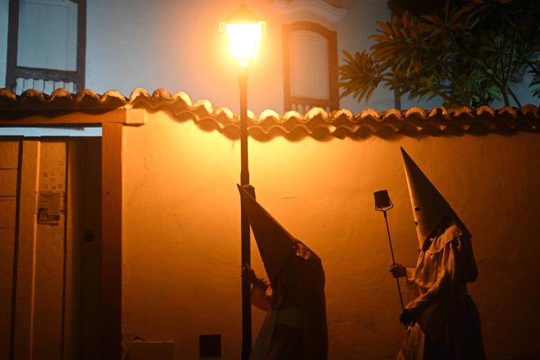 Procesión de Semana Santa en la ciudad de Goiás (Brasil)