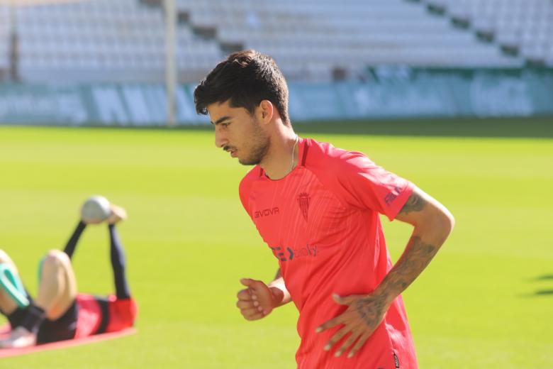 El primer entrenamiento de Manuel Mosquera con el Córdoba, en imágenes
