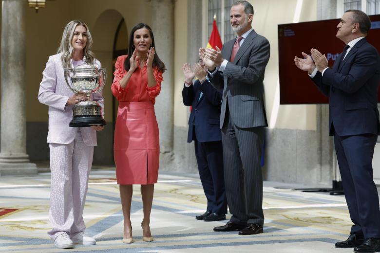 Alexia Putellas tiene ya en su palmarés dos balones de Oro y ahora ha sido galardonada como mejor deportista del año