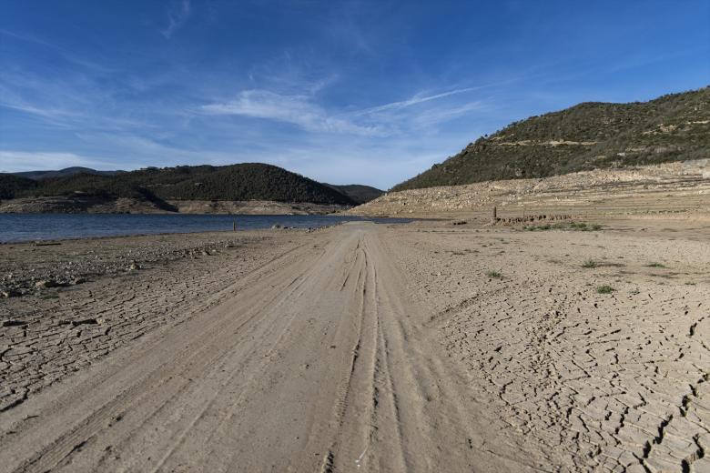 Imágenes de la sequía en el pantano de Rialb, a 27 de marzo de 2023, en la Baronía de Rialb, Lérida