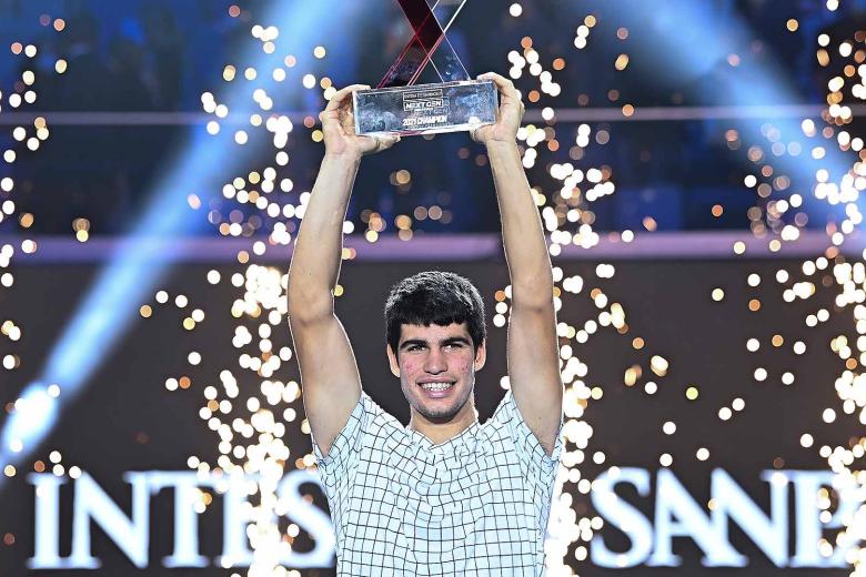 Carlos Alcaraz levanta el título de campeón de las Next Gen ATP Finals en Milán