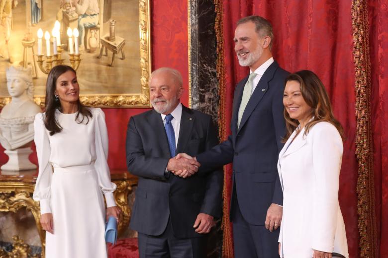 Los Reyes reciben en el Palacio Real al presidente y la primera dama de la República Federativa de Brasil, Luiz Inácio y Rosângela Lula da Silva, para el almuerzo que han ofrecido en su honor durante su Visita Oficial a España