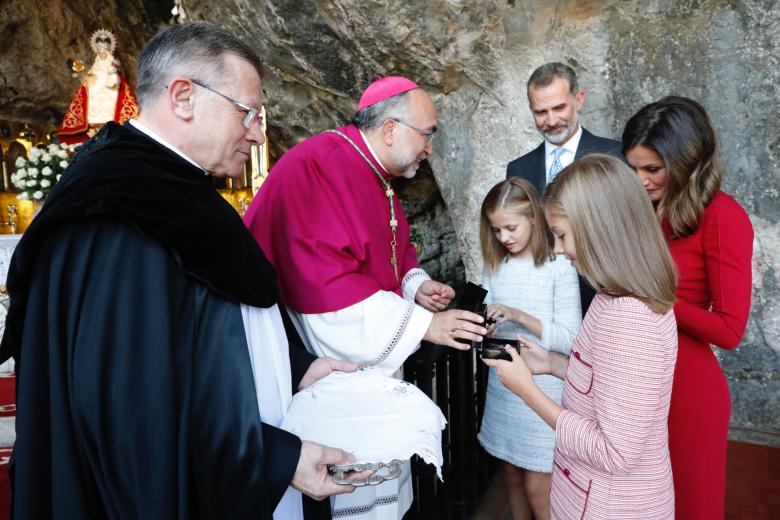 La Infanta Sofía, que pronto se confirmará, visitó a la Virgen de Covadonga en 2018