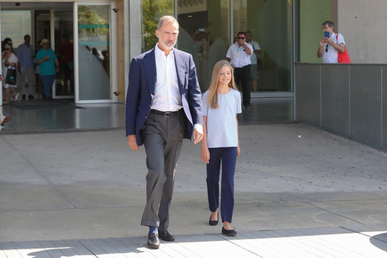 La infanta Sofía también ha acompañado a su padre, el Rey Felipe VI, en solitario.