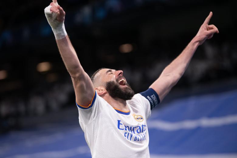 La Champions de las remontadas. Esta imagen simboliza la épica que logró el Real Madrid en 2022, donde Benzema fue ídolo total con hat-tricks y actuaciones legendarias