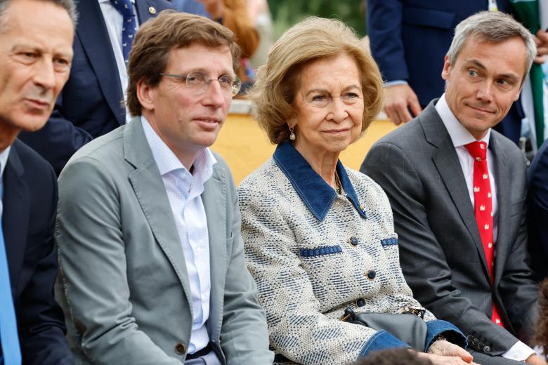 Spanish Queen Sofia and Jose Luis Martinez Almeida  during a visit to Zoo in Madrid on Thursday, 8 June 2023.