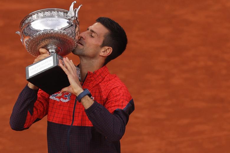 Novak Djokovic tiene ya 23 Grand Slam y con el Roland Garros ganado en este 2023 supera a Rafa Nadal, al que da el sorpasso en lo que se refiere a este ranking