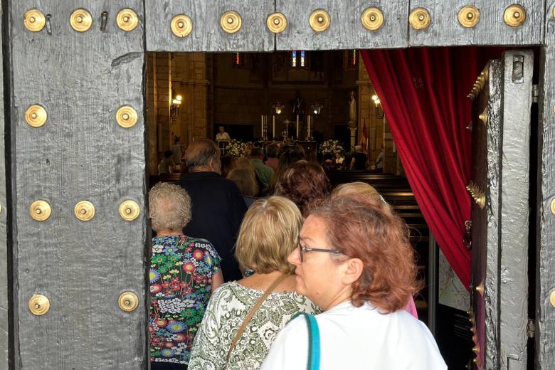 Besamanos a la Virgen de los Remedios