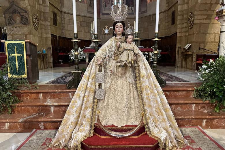 Besamanos a la Virgen de los Remedios