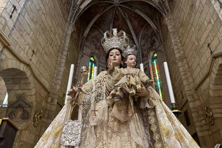 Besamanos a la Virgen de los Remedios