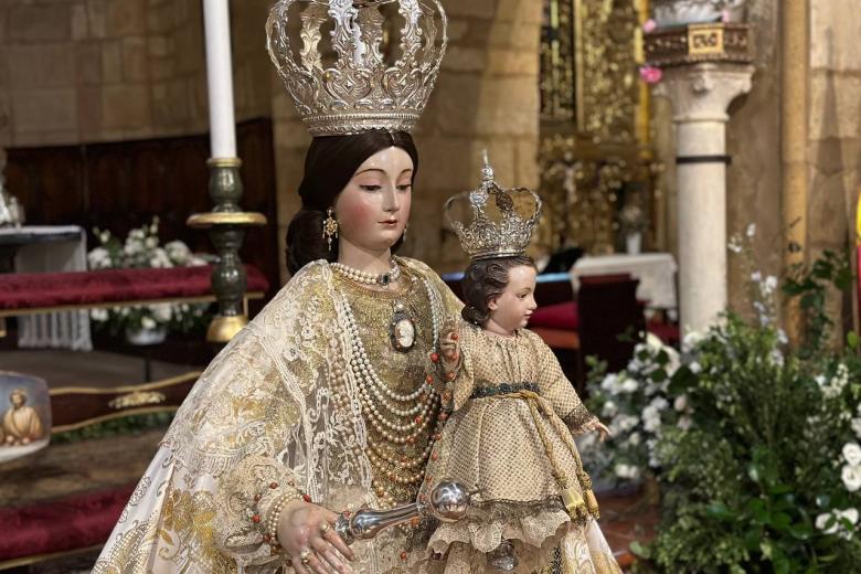 Besamanos a la Virgen de los Remedios