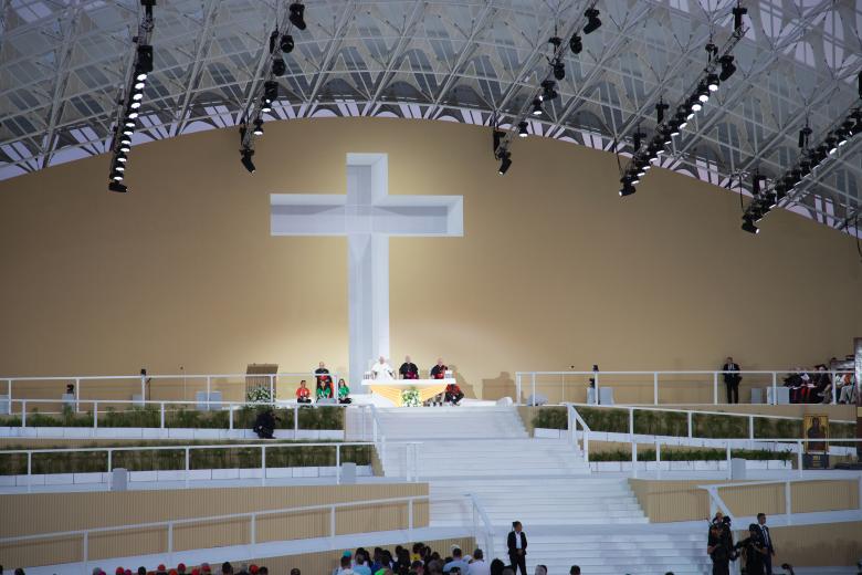 El Papa Francisco llega al escenario del Campo de Gracia para la Vigilia