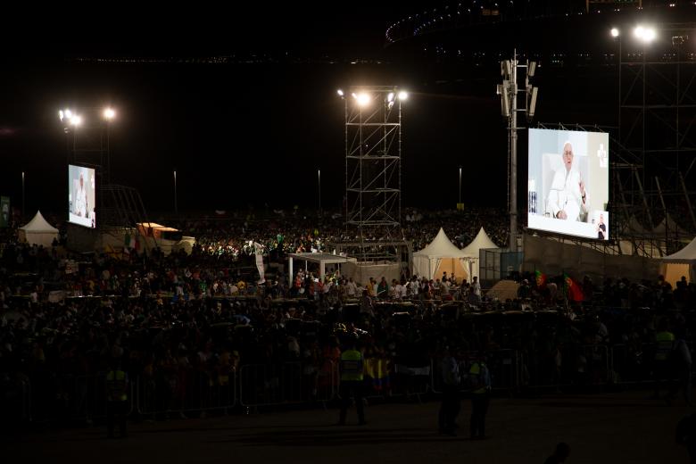 Las pantallas que han permitido que todos los jóvenes sigan el discurso del Papa y la vigilia