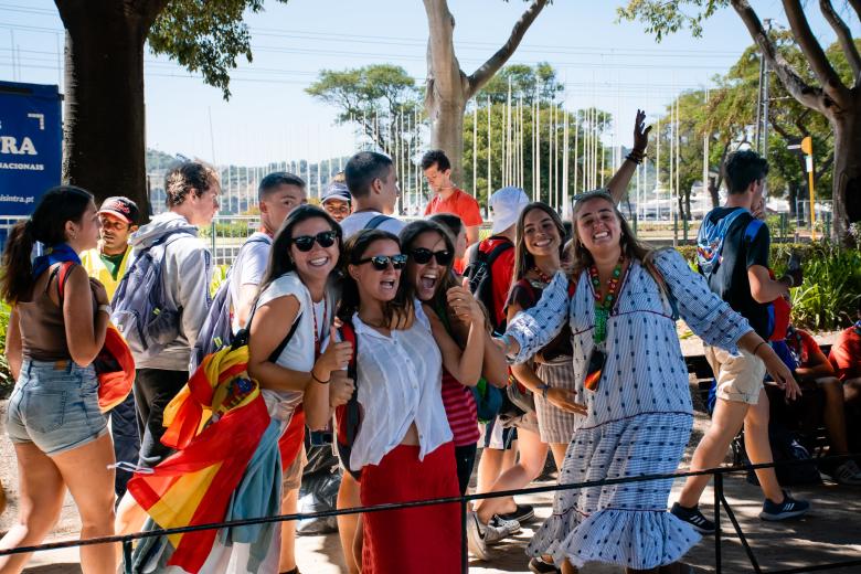 Un grupo de pregrinas españoles por las calles de Lisboa