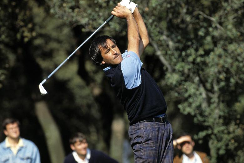 Severiano Ballesteros. El hombre que puso a España a vibrar con el golf, el pionero en un deporte que el cántabro acercó a la gente, de la que es además sus máximas leyendas