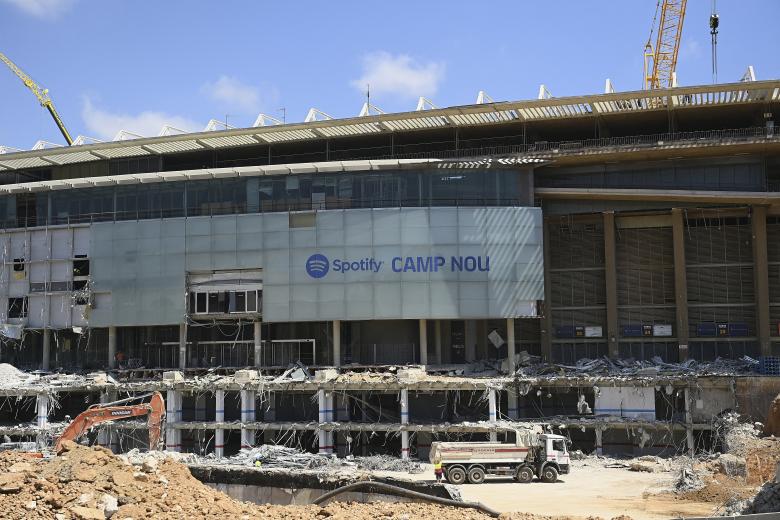 Imagen actual del Camp Nou: la obra afecta a todo el estadio por completo