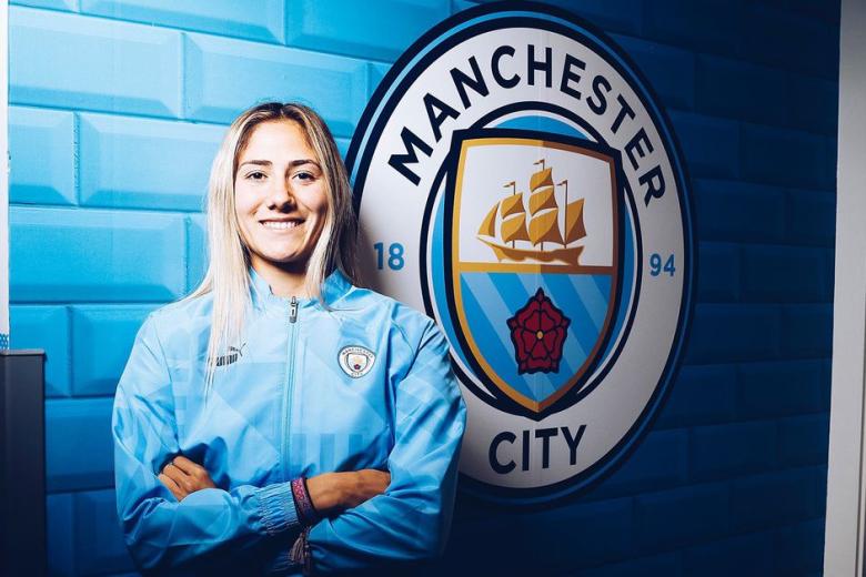 LAIA ALEIXANDRI. De corte defensivo, y joven aún, milita en el Manchester City, equipo al que fue a la vez que estaba en el motín y tras dejar el Atlético, en el que militó cinco años