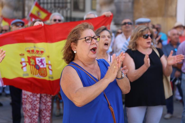 Manifestación popular contra el separatismo y Pedro Sánchez