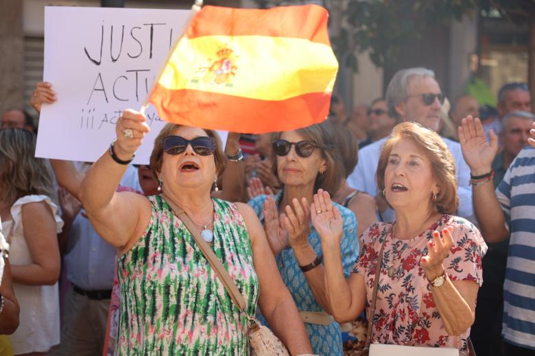 Manifestación popular contra el separatismo y Pedro Sánchez