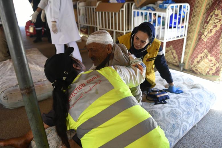 Las personas heridas son transportadas del centro de salud de Amizmiz a un hospital situado en la capital