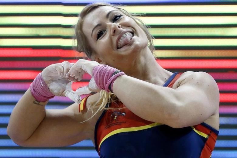 El tradicional corazón con el que Lydia Valentín finalizaba todas sus competiciones: adiós a una leyenda del deporte español