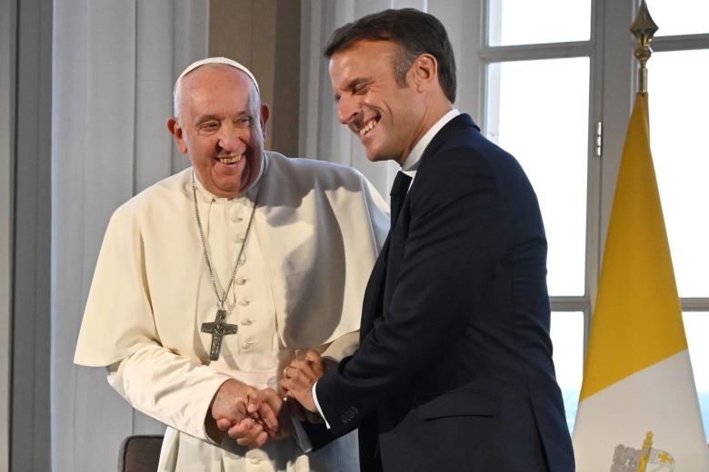 El Papa Francisco y Emmanuele Macrón