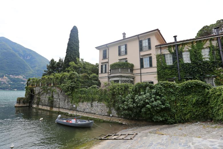 El lago de Como parece haber perdido todo su encanto sobre George Clooney, quien está tratando de vender su famosa villa en esta región del norte de Italia por unos 100 millones de euros