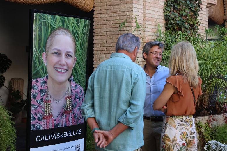 Presentación de la exposición "Calvas y bellas" en el Palacio de Viana