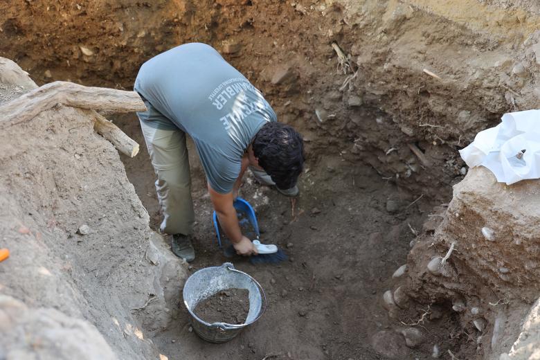 Excavación arqueología patio de los naranjos alumnos practicas catedral