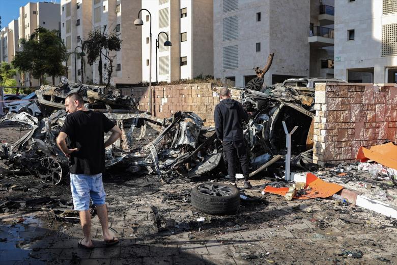 Comienzan a llegar imágenes de los destrozos que los misiles han causado en las diferentes ciudades atacadas