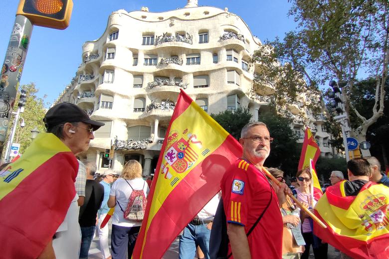 Miles de personas han acudido a Barcelona desde todas partes de España para mostrarse contrarias a una posible amnistía