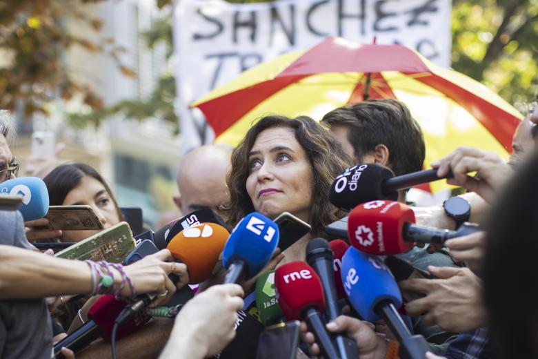 La presidenta de la Comunidad de Madrid, Isabel Díaz Ayuso, ha cargado contra Sánchez: "Por siete votos nadie puede cambiar el destino de una nación", ha manifestado.