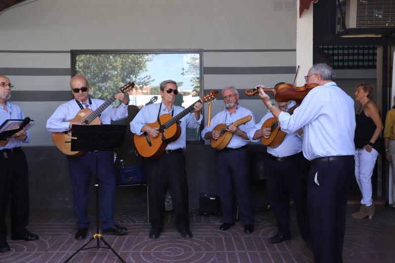 Inauguración del monumento conmemorativo del cincuenta aniversario del barrio Santuario