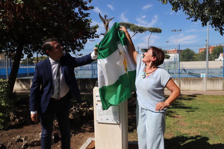 Inauguración del monumento conmemorativo del cincuenta aniversario del barrio Santuario