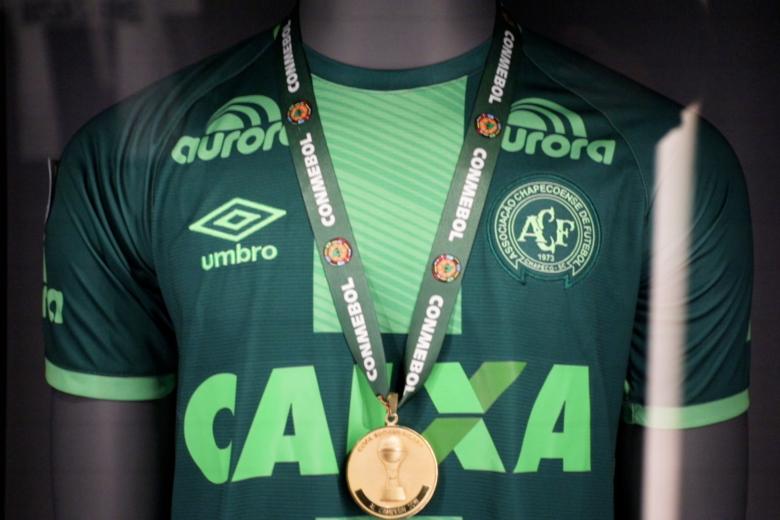 La única camiseta que se salvó del accidente de avión del Chapecoense, en el año 2016