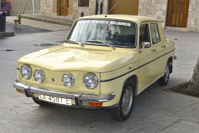 Renault 8.