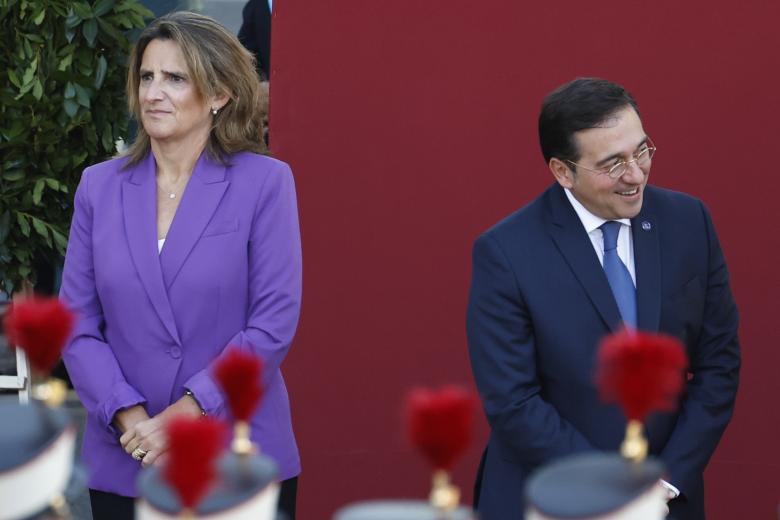 Los ministros Teresa Ribera y José Manuel Albares, este jueves durante el desfile del Día de la Fiesta Nacional en Madrid